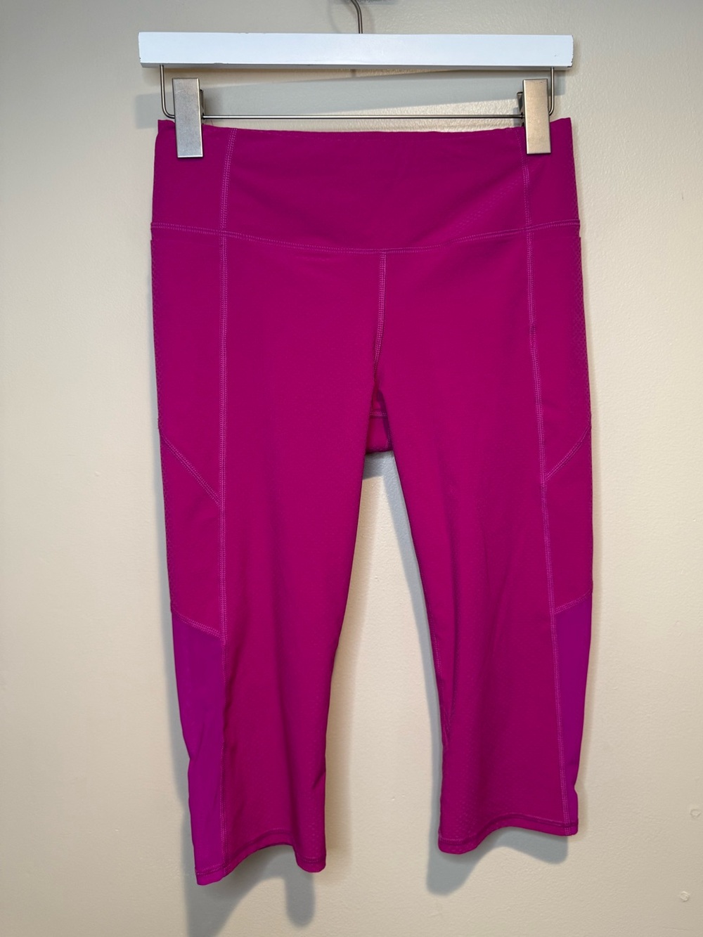 Athleta Be Free Knicker - Magenta Fuschia pink size small